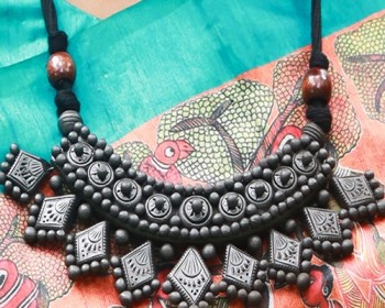 unveiling-the-history-of-terracotta-ornaments-in-bangladesh